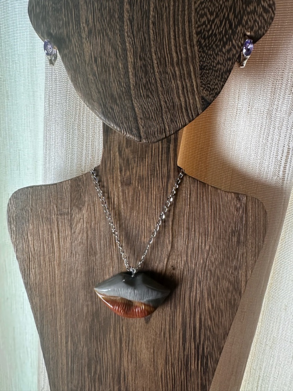Alashan Agate Lips Pendant Necklace on Sterling Silver Bail and Stainless Steel - Picture 4 of 11